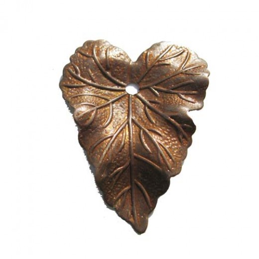 Rustic Sable Brass Veined Heart Shaped Leaf Component Pendant, Kabela Designs, Vintage Style, 35mm x 27mm, 1 piece