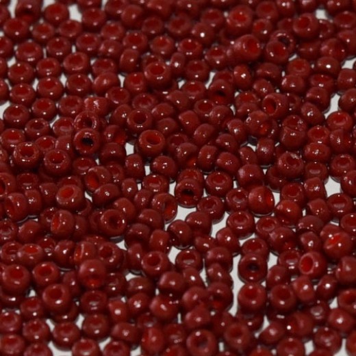 Duracoat Opaque Maroon, Miyuki size 8/0 seed beads, colour code 4470, 22g approx.