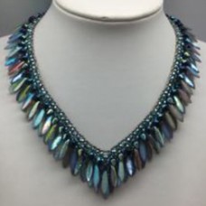 Peacock Feathers Necklace - A Free Pattern by Natascha Kralen