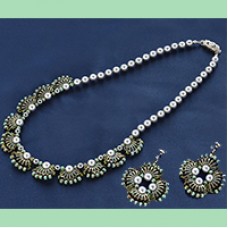 Quarter Tila Necklace and Earrings Set - A Free Pattern from Miyuki