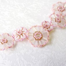 Miyuki Tila Daisy Bracelet, A Free Pattern from Miyuki