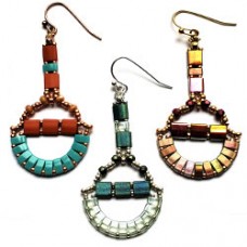 Tila Pendulum Earrings, A Free Pattern by Leslie A Pope for Beadsmith