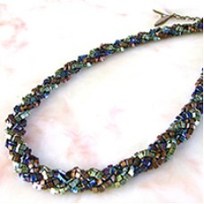 Miyuki Triangle Necklace - a Free Pattern from Miyuki