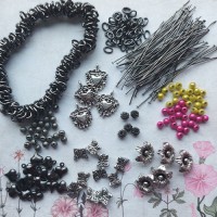 Charming Sweetie Bracelet and Mixed Charms Bundle - Gunmetal