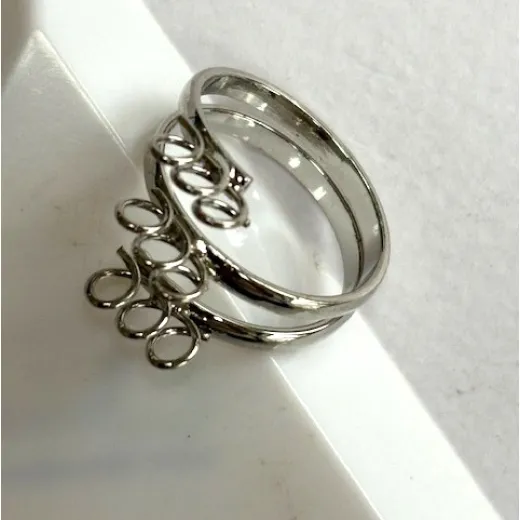Beadalon Adjustable Bling Ring, 9 Loops, Silver Colour. Beadalon Adjustable Bling Ring, 9 Loops, Silver Colour.