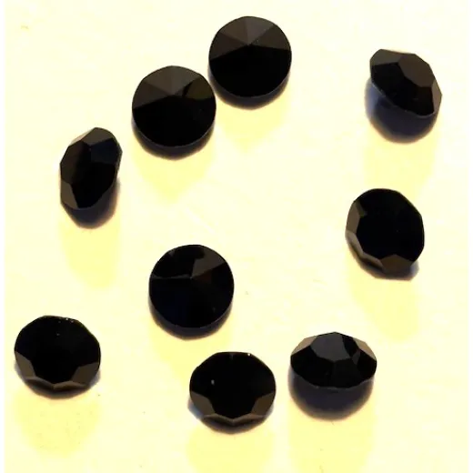 8mm Jet Chatons, 10pcs. 8mm Jet Chatons, 10pcs.