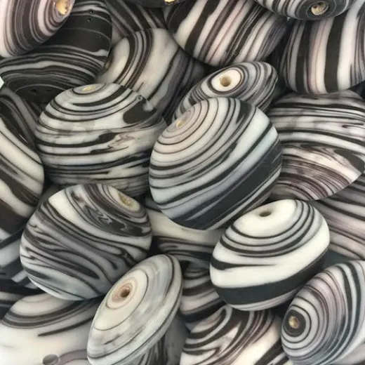 Matte Glass Swirls, 20mm Disc, Black, Pack of 5 Matte Glass Swirls, 20mm Disc, Black, Pack of 5
