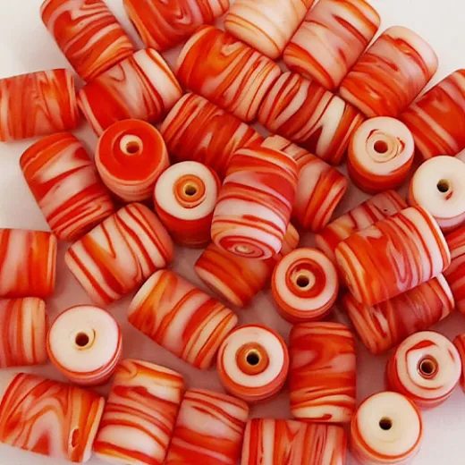 Matte Glass Swirls, 10 x 14mm Tubes, Red, Pack of 10 Matte Glass Swirls, 10 x 14mm Tubes, Red, Pack of 10